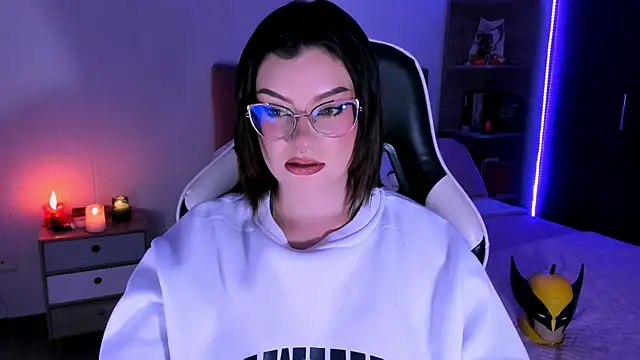 Snapshot of OphelianaRose33 chatting on 10-27-25, 10:47 OphelianaRose33 online show from 10-27-25, 10:47