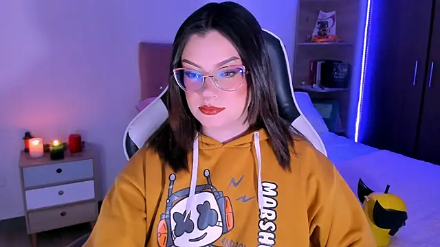 Snapshot of OphelianaRose33 chatting on 11-16-25, 09:31 OphelianaRose33 online show from 11-16-25, 09:31