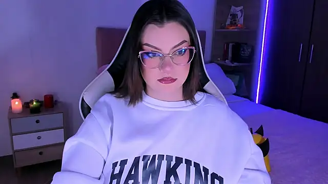 Snapshot of OphelianaRose33 chatting on 11-17-25, 08:03 OphelianaRose33 online show from 11-17-25, 08:03