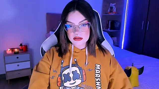 Snapshot of OphelianaRose33 chatting on 11-22-25, 10:53 OphelianaRose33 online show from 11-22-25, 10:53