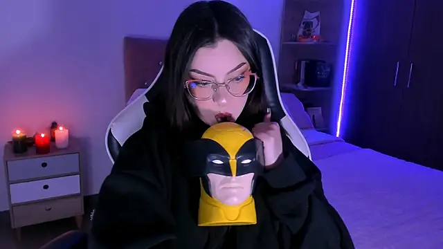 Snapshot of OphelianaRose33 chatting on 11-28-25, 11:07 OphelianaRose33 online show from 11-28-25, 11:07