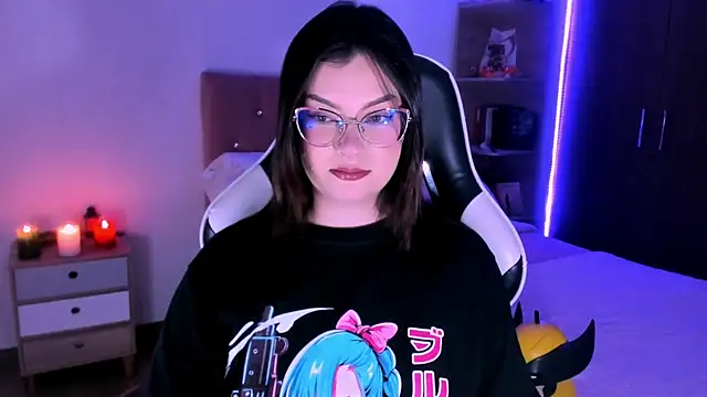 Snapshot of OphelianaRose33 chatting on 11-30-25, 09:19 OphelianaRose33 online show from 11-30-25, 09:19