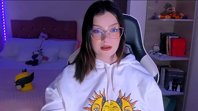 OphelianaRose33 online show from 02-12-26, 10:38