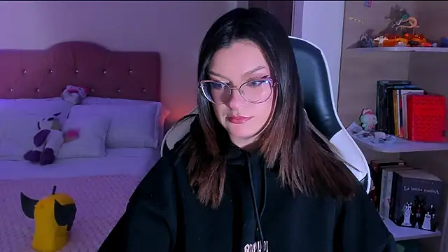 OphelianaRose33 online show from 02-16-26, 07:43