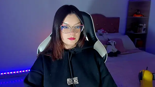 OphelianaRose33 online show from 04-09-26, 11:21