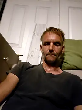 Snapshot of Hungwell1515 chatting on 02-22-26, 06:02 Hungwell1515 online show from 02-22-26, 06:02