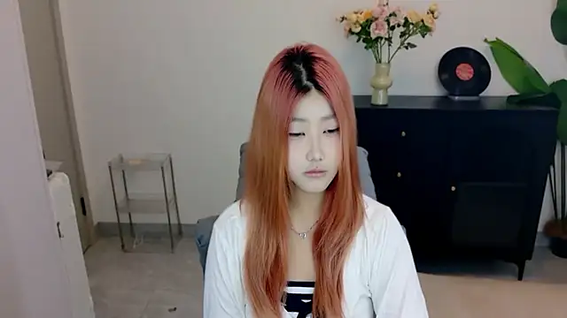 Snapshot of xiaouli chatting on 10-26-25, 05:46 xiaouli online show from 10-26-25, 05:46