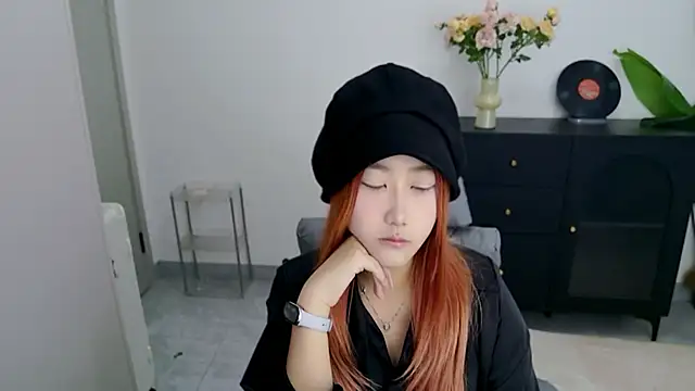 Snapshot of xiaouli chatting on 10-30-25, 01:51 xiaouli online show from 10-30-25, 01:51