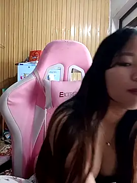 Snapshot of Na_na90 chatting on 02-23-26, 01:25 Na na90 online show from 02-23-26, 01:25