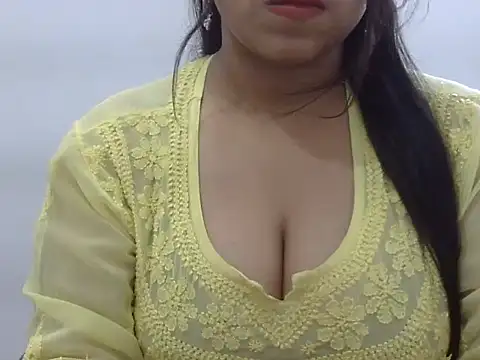 Snapshot of LIYO_ chatting on 06-15-26, 07:32 LIYO online show from 06-15-26, 07:32
