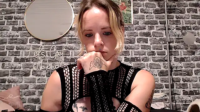 Snapshot of SexyMilf_37 chatting on 06-03-26, 07:30 SexyMilf 37 online show from 06-03-26, 07:30