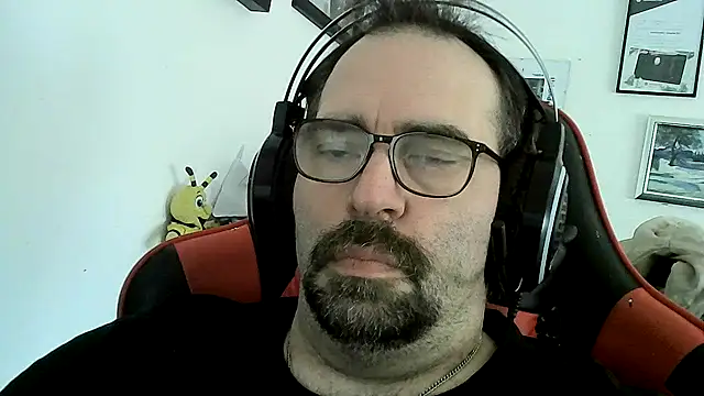 Snapshot of Big-Man-Thomas chatting on 03-07-26, 01:41 Big-Man-Thomas online show from 03-07-26, 01:41