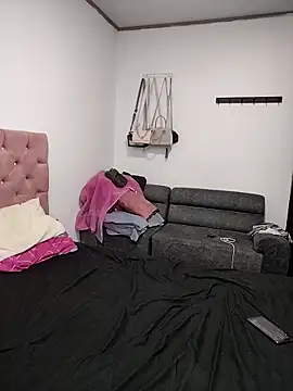 Snapshot of ariana_and_lucas chatting on 10-24-25, 12:41 ariana and lucas online show from 10-24-25, 12:41