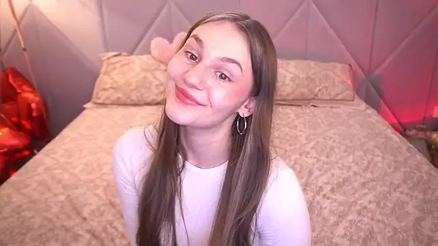 Snapshot of DiamondGoldie chatting on 02-15-26, 08:16 DiamondGoldie online show from 02-15-26, 08:16