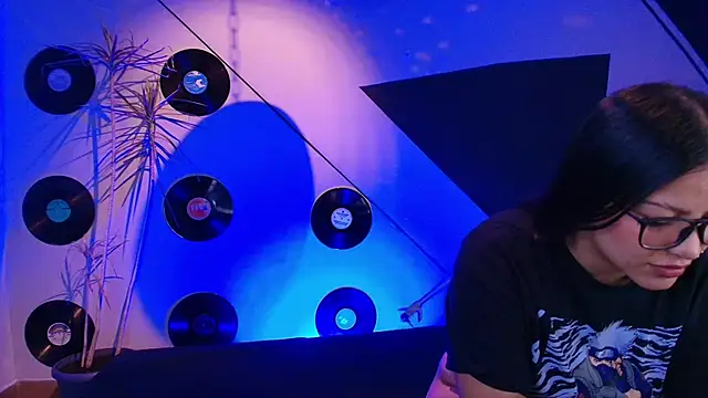 Lilith and Khloe online show from 11-01-25, 11:23