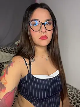 Snapshot of Linda_Bellucci chatting on 07-10-26, 04:17 Linda Bellucci online show from 07-10-26, 04:17