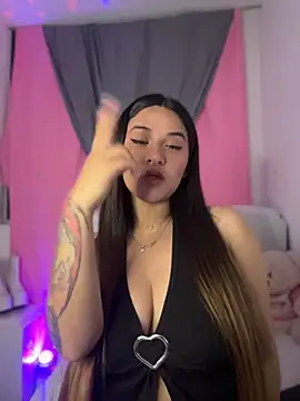 Snapshot of Linda_Bellucci chatting on 07-29-26, 03:04 Linda Bellucci online show from 07-29-26, 03:04