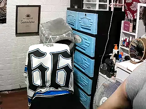 Snapshot of Pinoy_slutcummer69 chatting on 11-29-25, 09:01 Pinoy slutcummer69 online show from 11-29-25, 09:01