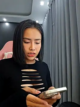 Snapshot of Edana8386 chatting on 11-08-25, 01:44 Edana8386 online show from 11-08-25, 01:44