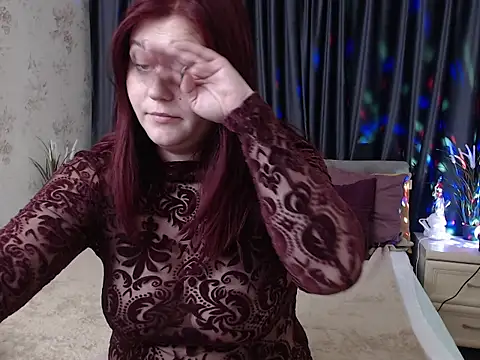 Alisawoods  online show from 11-05-25, 06:41