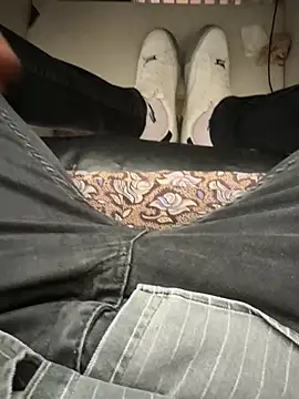 Snapshot of Ersin_meral chatting on 09-10-25, 06:35 Ersin meral online show from 09-10-25, 06:35