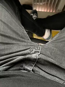 Snapshot of Ersin_meral chatting on 09-12-25, 07:19 Ersin meral online show from 09-12-25, 07:19