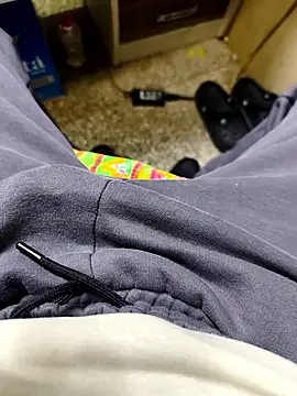 Snapshot of Ersin_meral chatting on 02-27-26, 06:30 Ersin meral online show from 02-27-26, 06:30