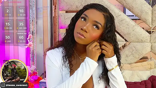 Tessa Owenss online show from 10-22-25, 07:02