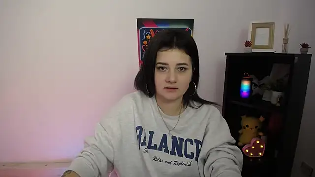 Snapshot of Katrin_kiss_ chatting on 10-19-25, 10:38 Katrin kiss online show from 10-19-25, 10:38