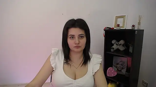 Snapshot of Katrin_kiss_ chatting on 12-22-25, 02:03 Katrin kiss online show from 12-22-25, 02:03