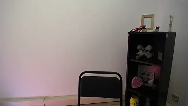 Snapshot of Katrin_kiss_ chatting on 01-15-26, 01:05 Katrin kiss online show from 01-15-26, 01:05