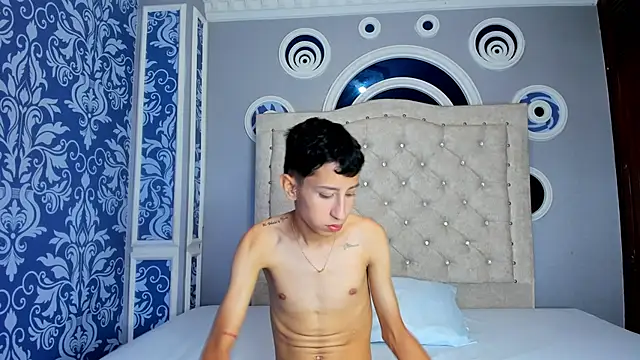 Snapshot of spicyslim_ chatting on 11-04-25, 02:43 spicyslim  online show from 11-04-25, 02:43