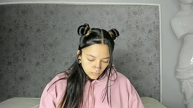 Kitty ravee online show from 10-13-25, 04:01