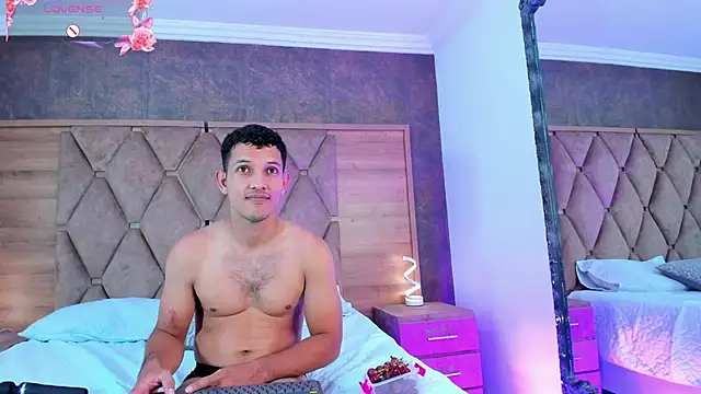 Snapshot of EimyAndMaxi chatting on 09-16-25, 08:43 EimyAndMaxi online show from 09-16-25, 08:43