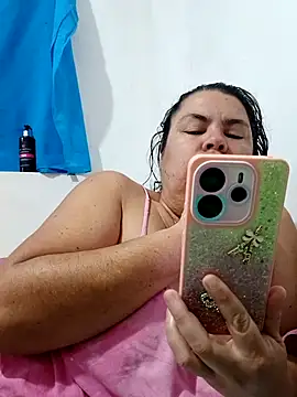 yaneth  online show from 10-18-25, 10:27