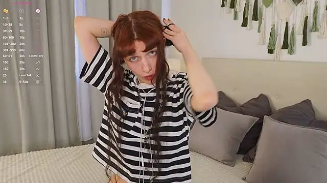 LeelooYolo online show from 04-11-26, 03:49