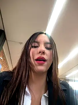 Snapshot of Katie_rawwww chatting on 11-04-25, 01:21 Katie rawwww online show from 11-04-25, 01:21