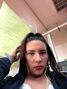 Snapshot of Katie_rawwww chatting on 12-05-25, 04:14 Katie rawwww online show from 12-05-25, 04:14