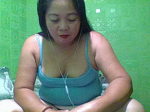 hottestmommm12345 online show from 10-15-25, 01:22