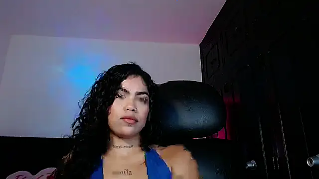 Snapshot of violetwitch05 chatting on 09-16-25, 04:35 violetwitch05 online show from 09-16-25, 04:35