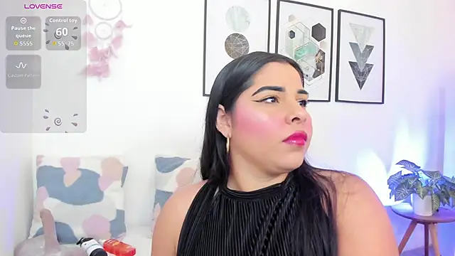 yunna7 online show from 10-21-25, 11:33