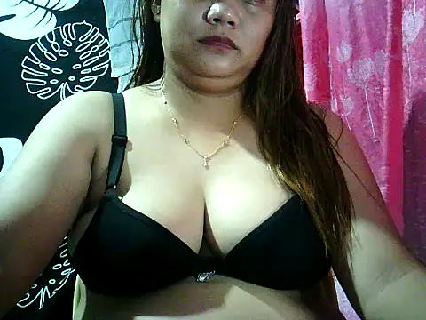 Snapshot of yuana25 chatting on 05-21-26, 08:43 yuana25 online show from 05-21-26, 08:43