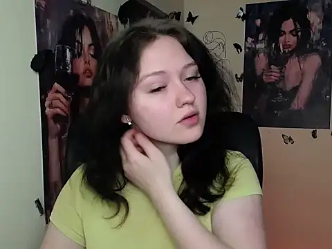 LadyAlice  online show from 04-09-26, 06:13