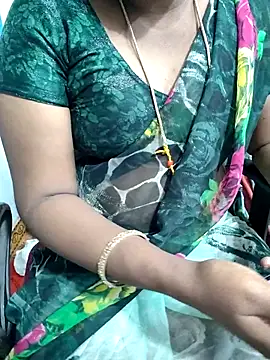 Snapshot of lolida69thamil chatting on 10-05-25, 12:36 lolida69thamil online show from 10-05-25, 12:36