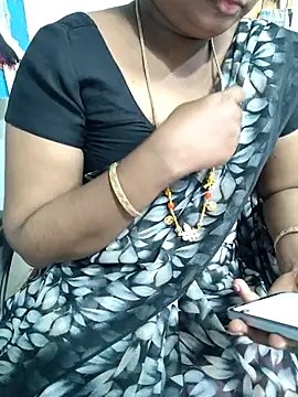 Snapshot of lolida69thamil chatting on 10-06-25, 05:43 lolida69thamil online show from 10-06-25, 05:43