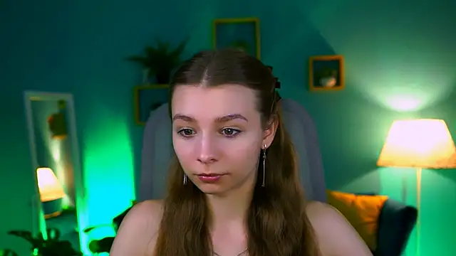 JulieDaniel online show from 10-21-25, 04:24