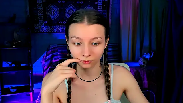 JulieDaniel online show from 11-17-25, 04:18