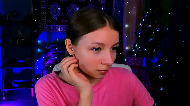 JulieDaniel online show from 12-23-25, 08:23