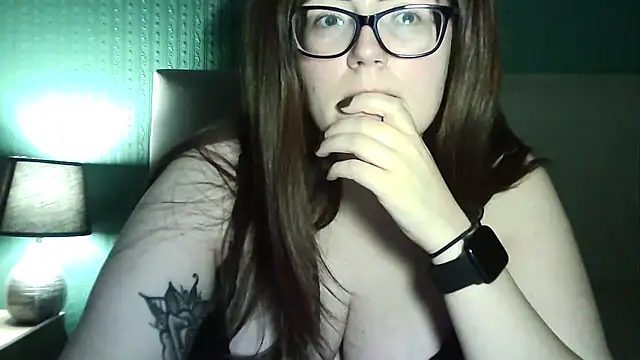 Snapshot of Curvy-BellaX chatting on 09-28-25, 08:58 Curvy-BellaX online show from 09-28-25, 08:58