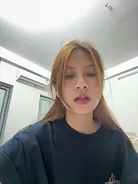 Snapshot of Lil-Gi chatting on 05-10-26, 05:51 Lil-Gi online show from 05-10-26, 05:51